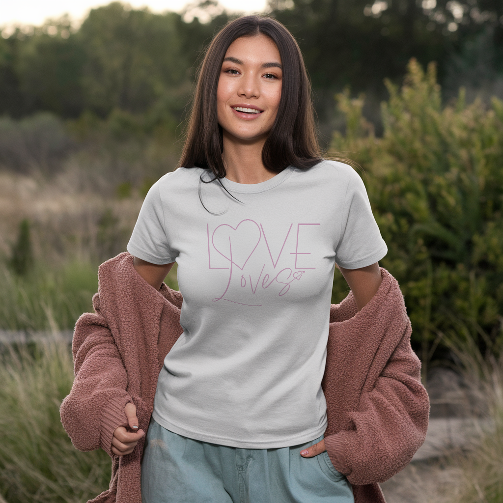 "LoveLoves" WOMEN'S TEE (Pink)